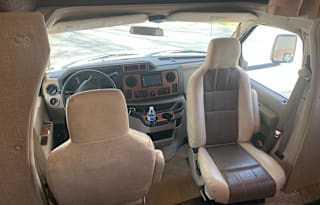 2017 Coachmen RV class C- with all the extras!