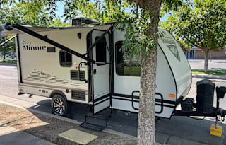 Perfect Small Family Travel Trailer!