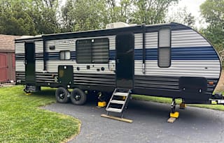 2021 32ft Cherokee limited sleeps 10