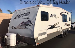2005 Raptor 34' Toy Hauler, Triple Axle, Sleeps 10