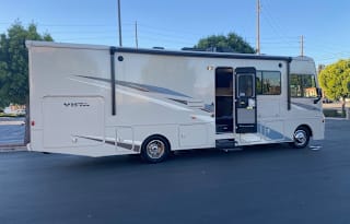 2021 Winnebago Vista 31B