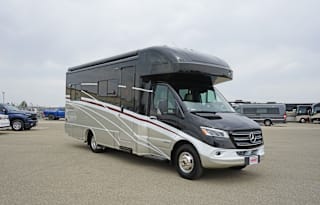 2021 Mercedes Navion Winnebago
