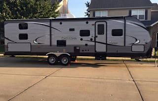 2016 Coachmen Catalina Travel Trailer, Sleeps 11 Pickup or delievery