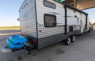 FULLY STOCKED! Forest River RV Cherokee Grey Wolf 28BH