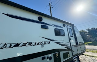 2022 Jayco Jay Feather 24BH
