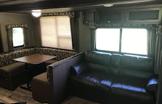 2017 Keystone RV Hideout 29BKS