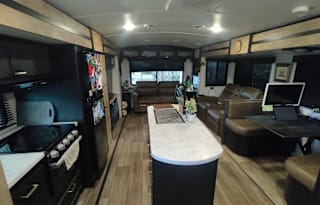 Beautiful 2022 Keystone Outback Ultra Lite