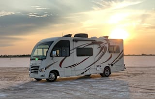 The Super Easy to Drive 2018 Thor Axis Mini Class A!