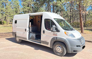 Self Sufficient 4 Person - Jenny in Forest Van