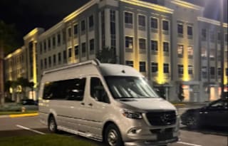 Tommy -2023 Mercedes-Benz airstream