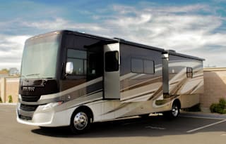 Luxury RV 2021 tiffin-private bedroom, 4 slideouts