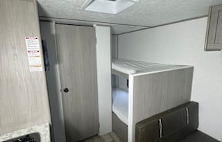 2024 Dutchmen RV Coleman Lantern LT Series 17B