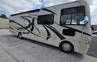 2015 Thor Motor Coach Windsport 32N