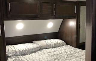 2019 Forest river Cherokee grey wolf 26dbh