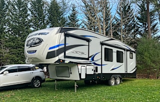2020 Forest River RV Cherokee Arctic Wolf 315TBH8