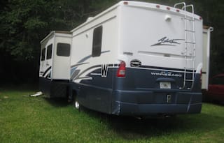 2003 Winnebago Winnebago Adventure----Happy Day's