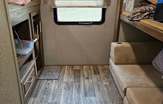 2019 Keystone RV Laredo 332BH