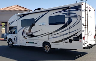 Lux Little Rig,  Adventure Awaits!!! Max 600 Miles