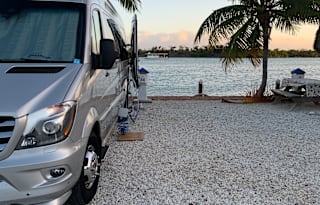 2019 Airstream RV Tommy Bahama Interstate Lounge