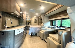 2020 Thor Motor Coach Delano Sprinter 24FB