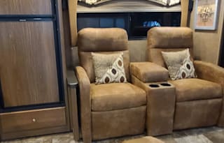 2015 Coachmen RV Leprechaun 317SA Ford 450