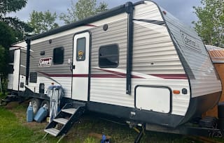 2019 Coleman Lantern Sleeps 10