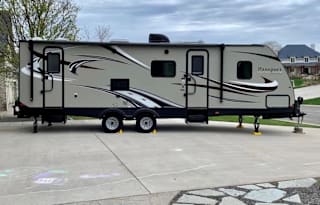 Keystone Passport 2810BH *Family & Pet Friendly*