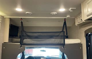 (Unit 3) 2022 Jayco with bunks!