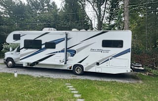 2022 Thor Motor Coach - Freedom Elite