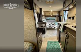 ECONOMY JAY FLIGHT w/ Queen Bed, Bunks & Full Bath