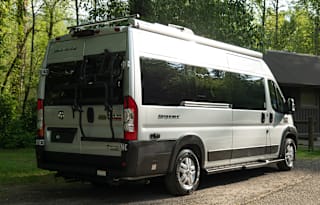 Thor Sequence Camping Van