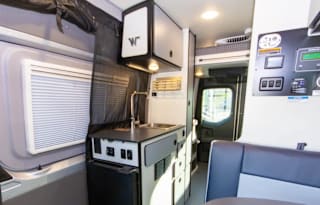 2022 Winnebago Revel 44E