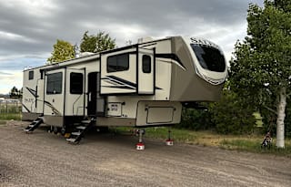 43’ 6” 2022 Forest river hemisphere 378fl