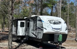 2021 Alpha Wolf 26RL-L DELIVERY ONLY!!!Glamping!!!