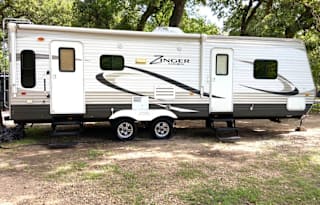 Comfy Zinger 32ft Crossroad, Clean and Fun!