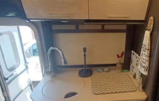Thor motor coach- Easy to drive small RV