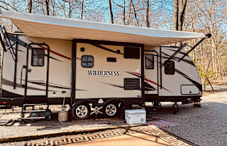 "The Wagging Wanderer" 2015 HEARTLAND WILDERNESS
