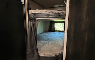 2022 Jayco JayFlight Sleeps 5