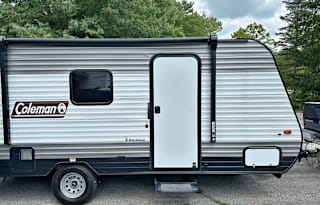 Meet Becky! 2021 Dutchmen Coleman Lantern LT 17B
