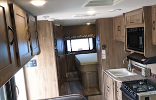 2016 Coachmen RV Freelander 26RS  Ford 350