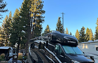 Like New Luxury RV - Adventure with Style! 19 MPG