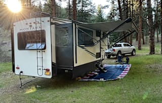 Don and Michelle’s 5th Wheel Rental