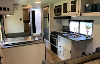 Memory foam beds, full kitchen, clean & cozy!
