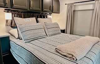 The Chic Chateau - Fully Stocked Luxe RV