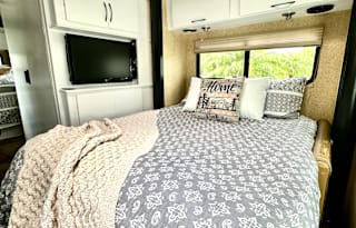 2014Thor Motor Coach Siesta Sprinter 24SR