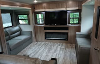 Semi Luxury Accommodations ***Spring Special***