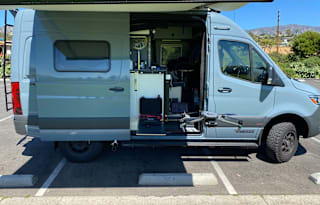 2022 Winnebago Revel 44E