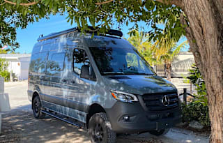 Brand New - 2022 Winnebago Revel 44E
