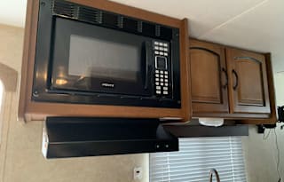 Well maintained and beautiful 2013 Keystone RV Summerland by Springdale 1790QB