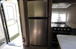 PET-FRIENDLY & KID-APPROVED LARGE TRAVEL TRAILER